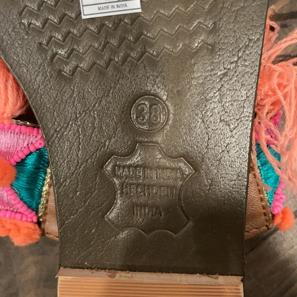 America & Beyond Pompom & Tassel sandals - Picture 4 of 4